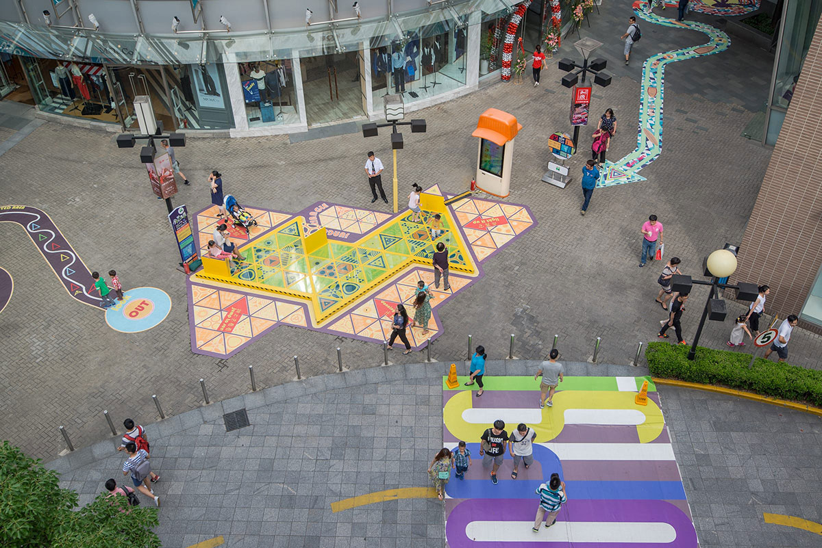 商场美陈Triangle Tango让游客停驻,强化了与家人朋友的互动