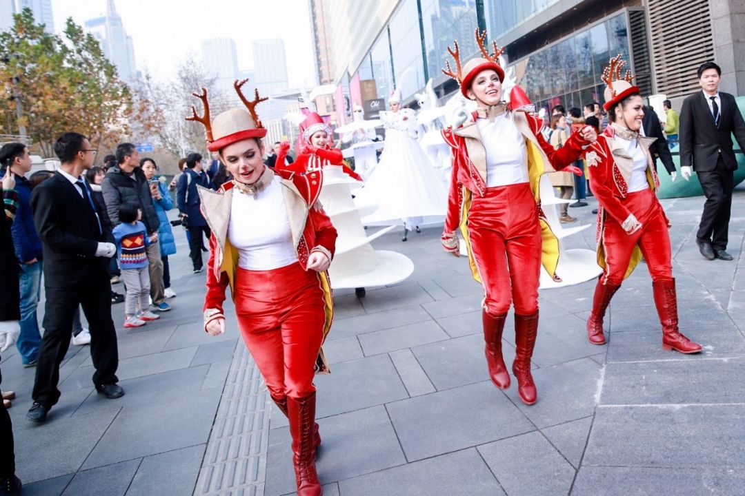 坐上CLAP CLAP列车探索精彩,感受周年庆典的焕然声动吧