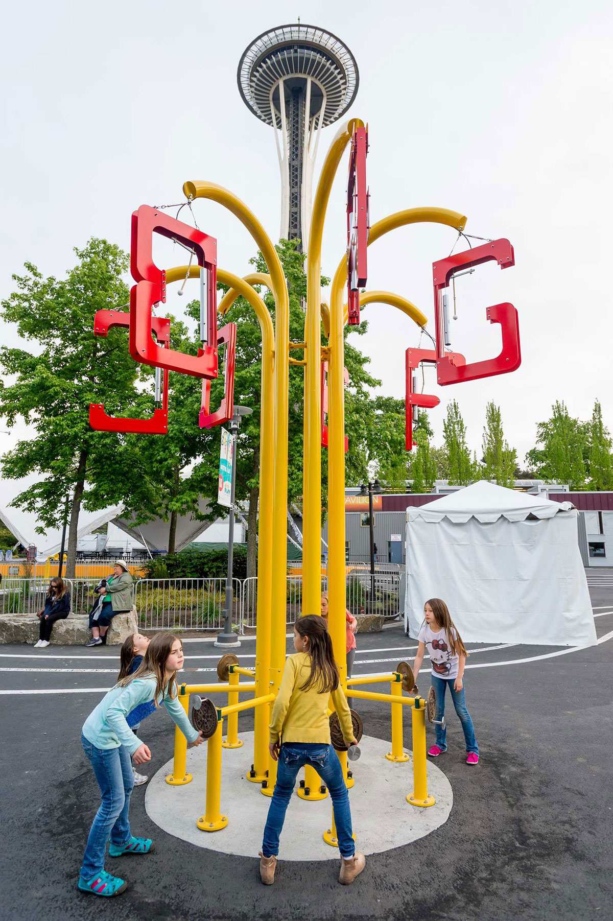 如此包容性的互动装置设计，怎不叫孩子们欢声笑语，都玩疯了吧 美陈网站 美陈前沿 