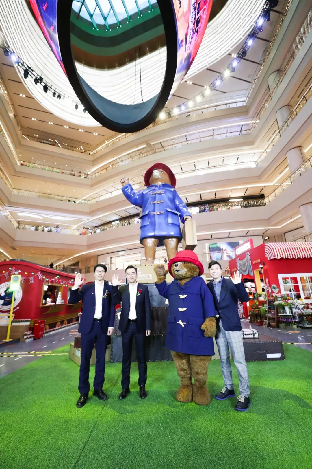 生日趴快闪,帕丁顿熊“空降”来庆祝