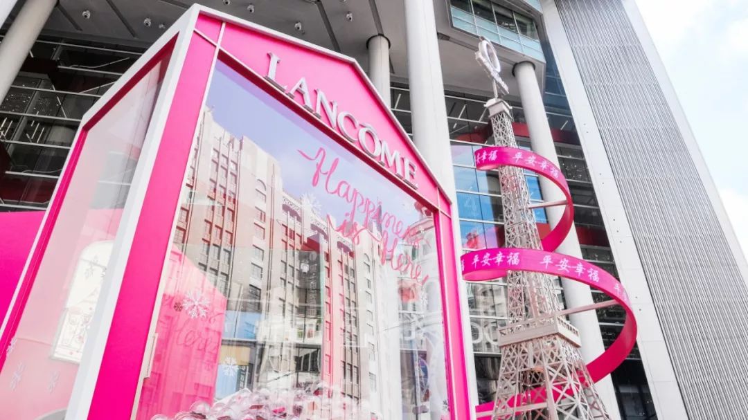 巴黎铁塔刷亮了魔都的圣诞美陈设计，粉嫩造型浪漫一圣诞 美陈网站 美陈前沿 