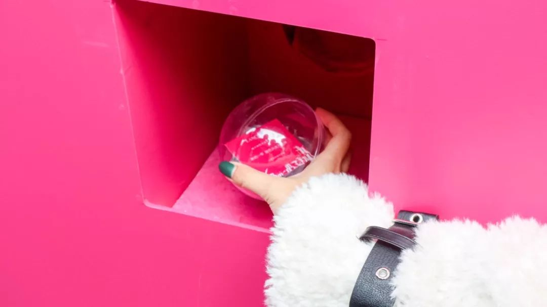 巴黎铁塔刷亮了魔都的圣诞美陈设计，粉嫩造型浪漫一圣诞 美陈网站 美陈前沿 