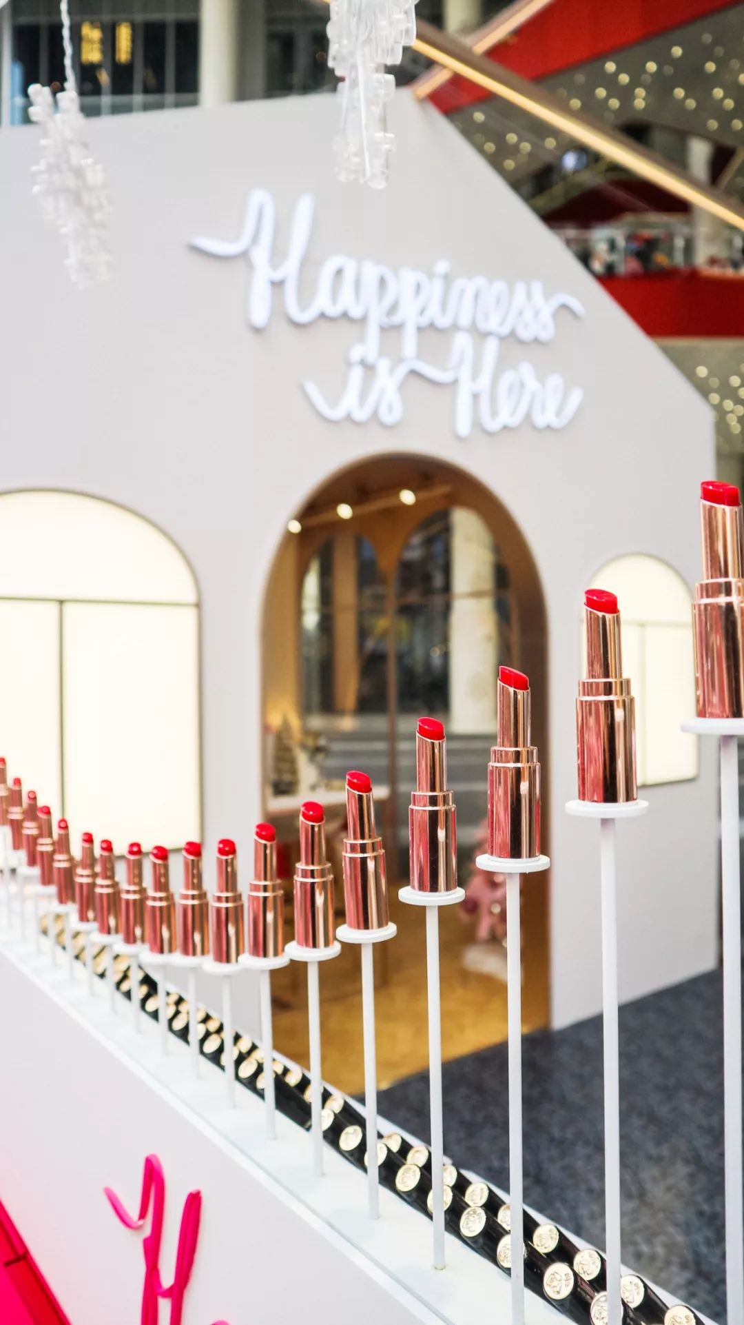 巴黎铁塔刷亮了魔都的圣诞美陈设计，粉嫩造型浪漫一圣诞 美陈网站 美陈前沿 