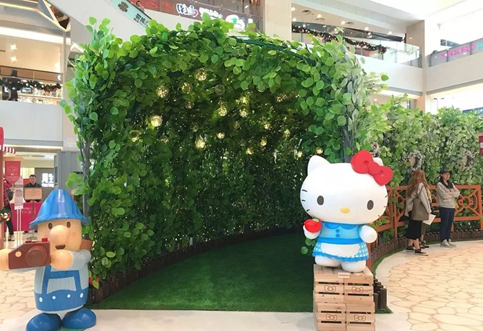 Hello Kitty携手Müllerchen萌爆登场，刷新圣诞美陈新体验 美陈网站 美陈前沿 