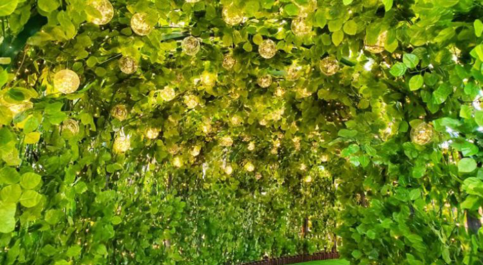 Hello Kitty携手Müllerchen萌爆登场，刷新圣诞美陈新体验 美陈网站 美陈前沿 