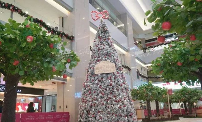 Hello Kitty携手Müllerchen萌爆登场，刷新圣诞美陈新体验 美陈网站 美陈前沿 