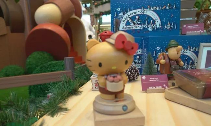 Hello Kitty携手Müllerchen萌爆登场，刷新圣诞美陈新体验 美陈网站 美陈前沿 