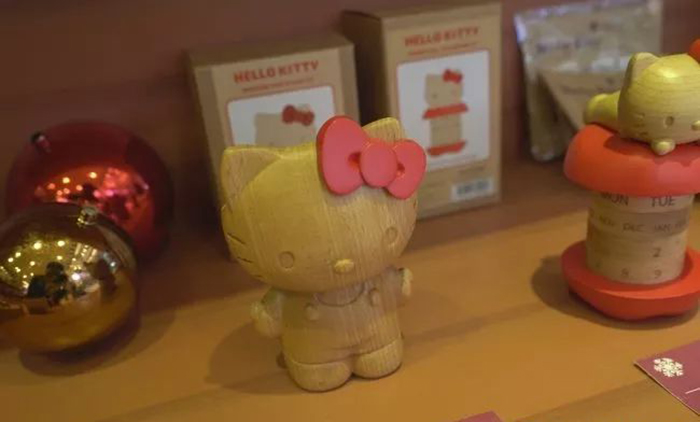 Hello Kitty携手Müllerchen萌爆登场，刷新圣诞美陈新体验 美陈网站 美陈前沿 