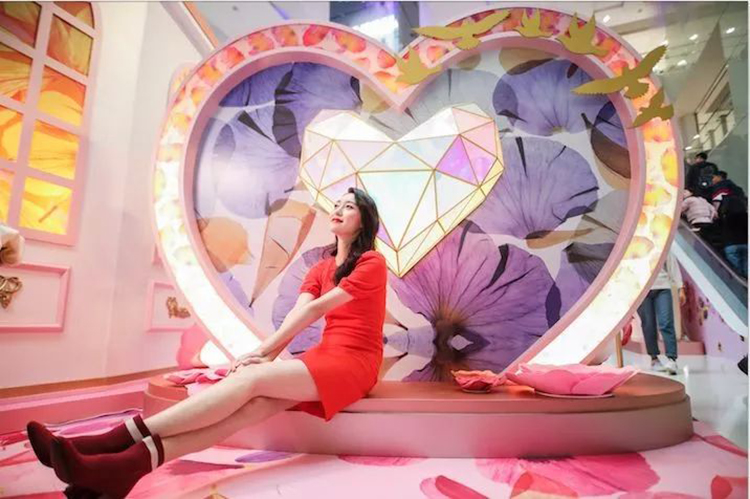 不一样的美陈展览活动设计却诠释着一样的加油祝福心：中国加油