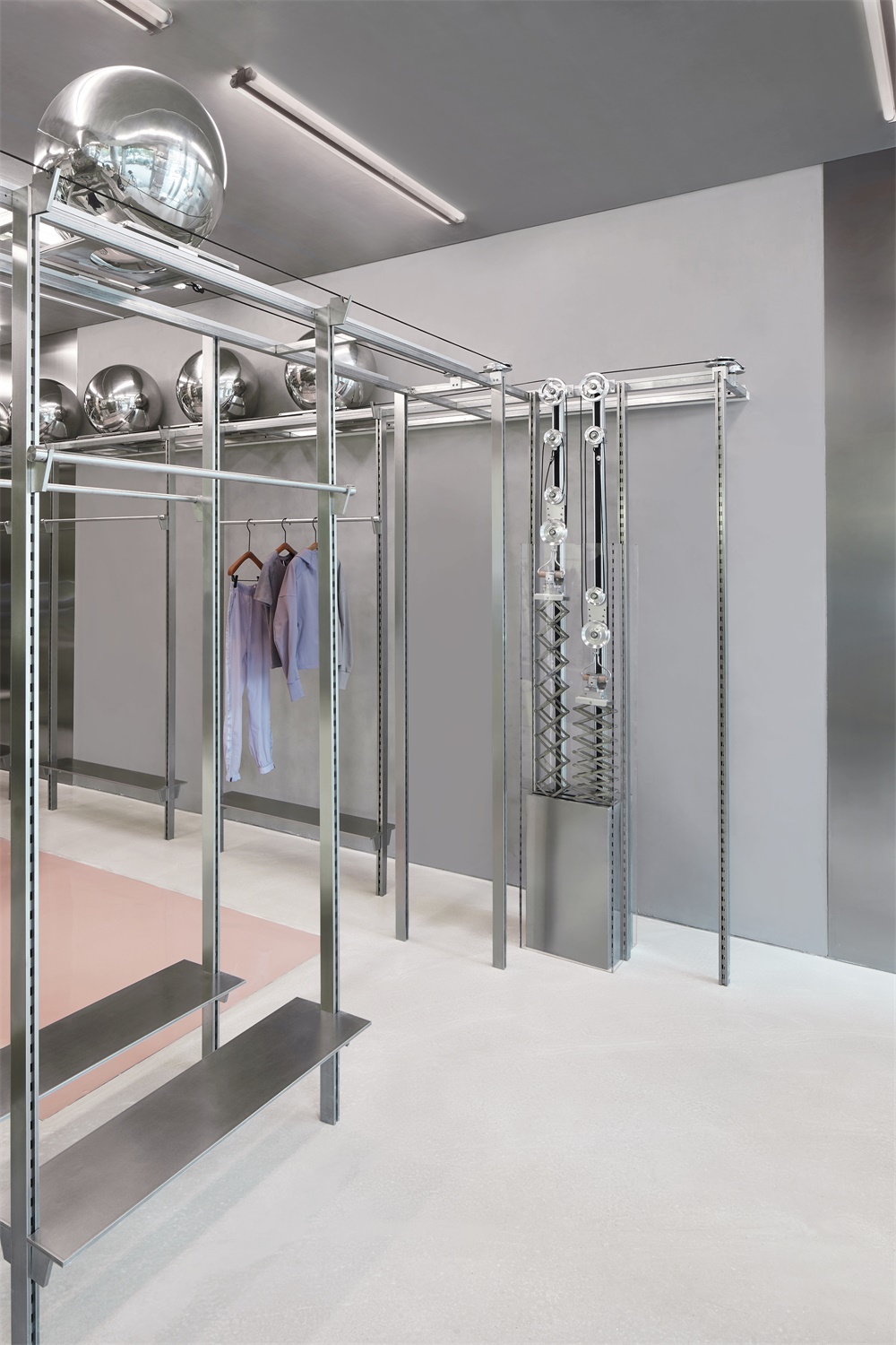 PEU À PEU美陈展览活动的灵感来自运动上的相互作用力，好看又好玩