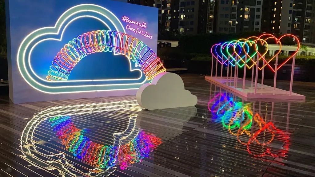 中秋节这波彩虹美陈展览活动装置日与夜各有绚丽姿态