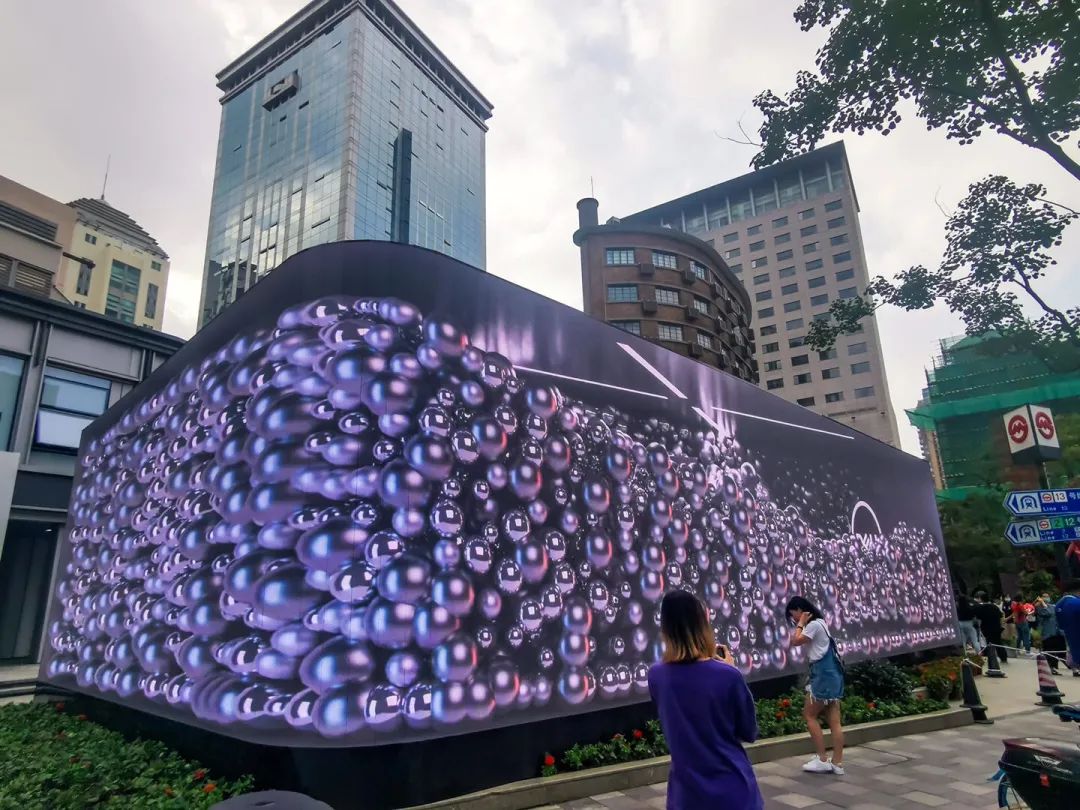 这个“红房子”户外数字媒体改造的展览活动设计立体化效果杠杠