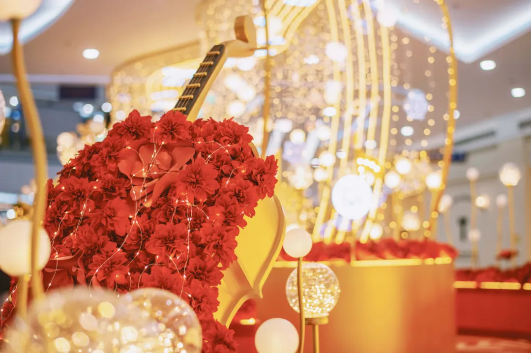 音乐元素结合灯光打造的圣诞派对活动策划华丽丽的,乐在发生