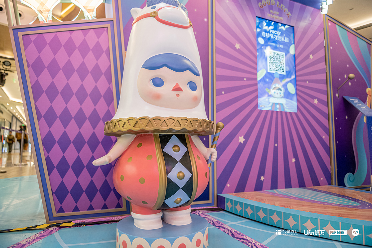 圣诞毕奇成都首展活动策划了一个梦幻童趣与潮流时尚兼具的空间